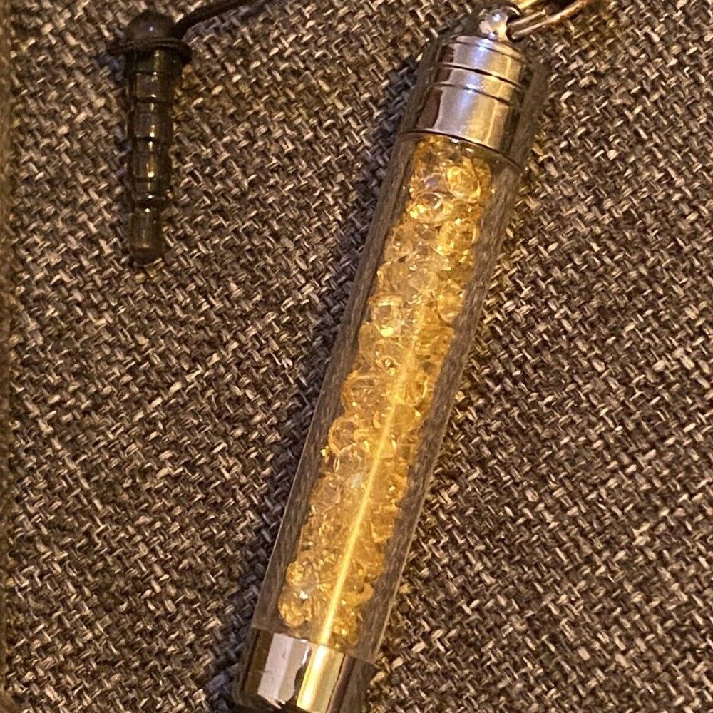 Couture Earphone Stylus Plug - Picture 2 of 5